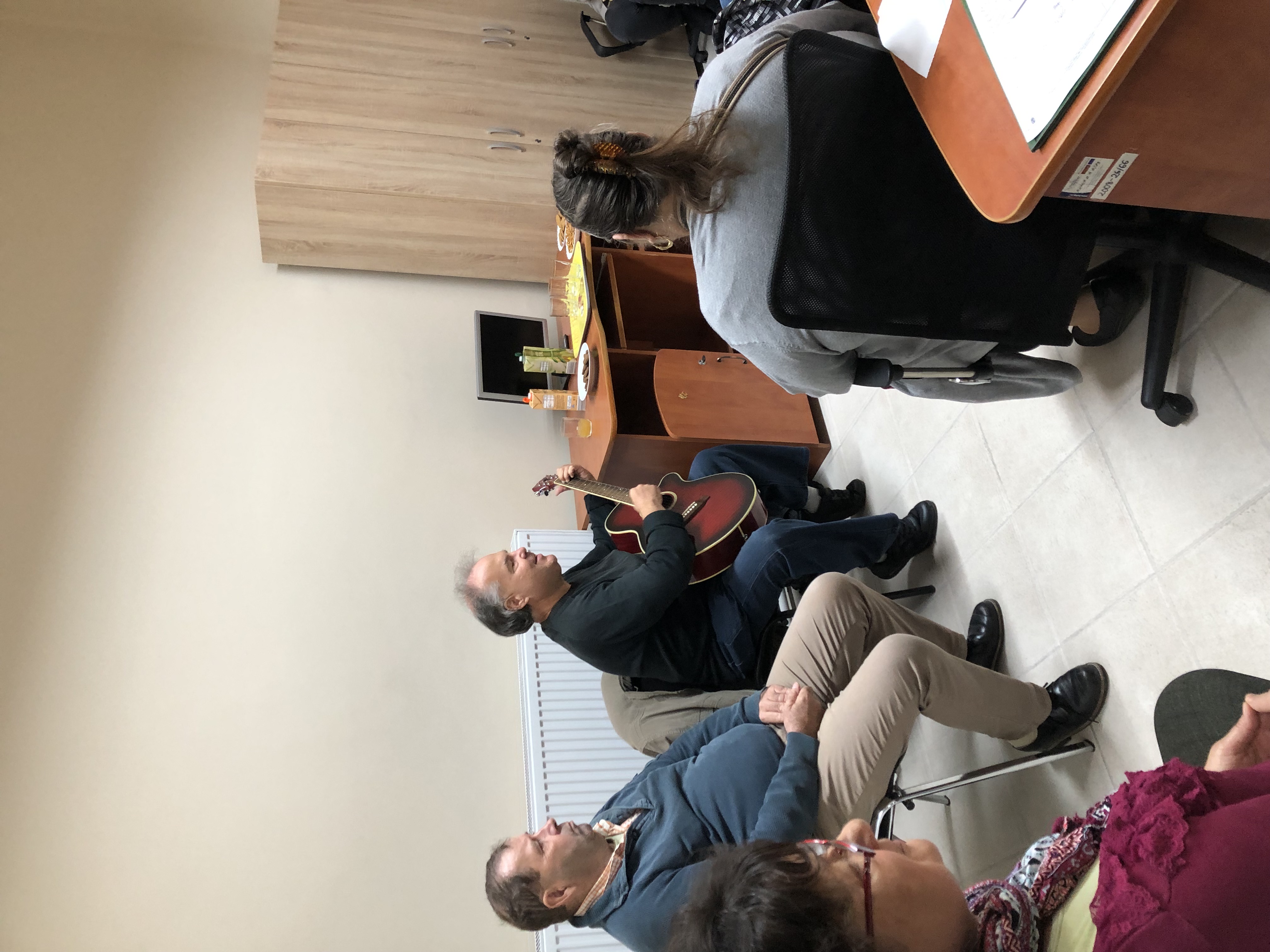 Zenés klubdélután